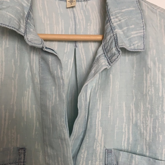 Cloth & Stone Split-Back Buttondown - Picture 6 of 10